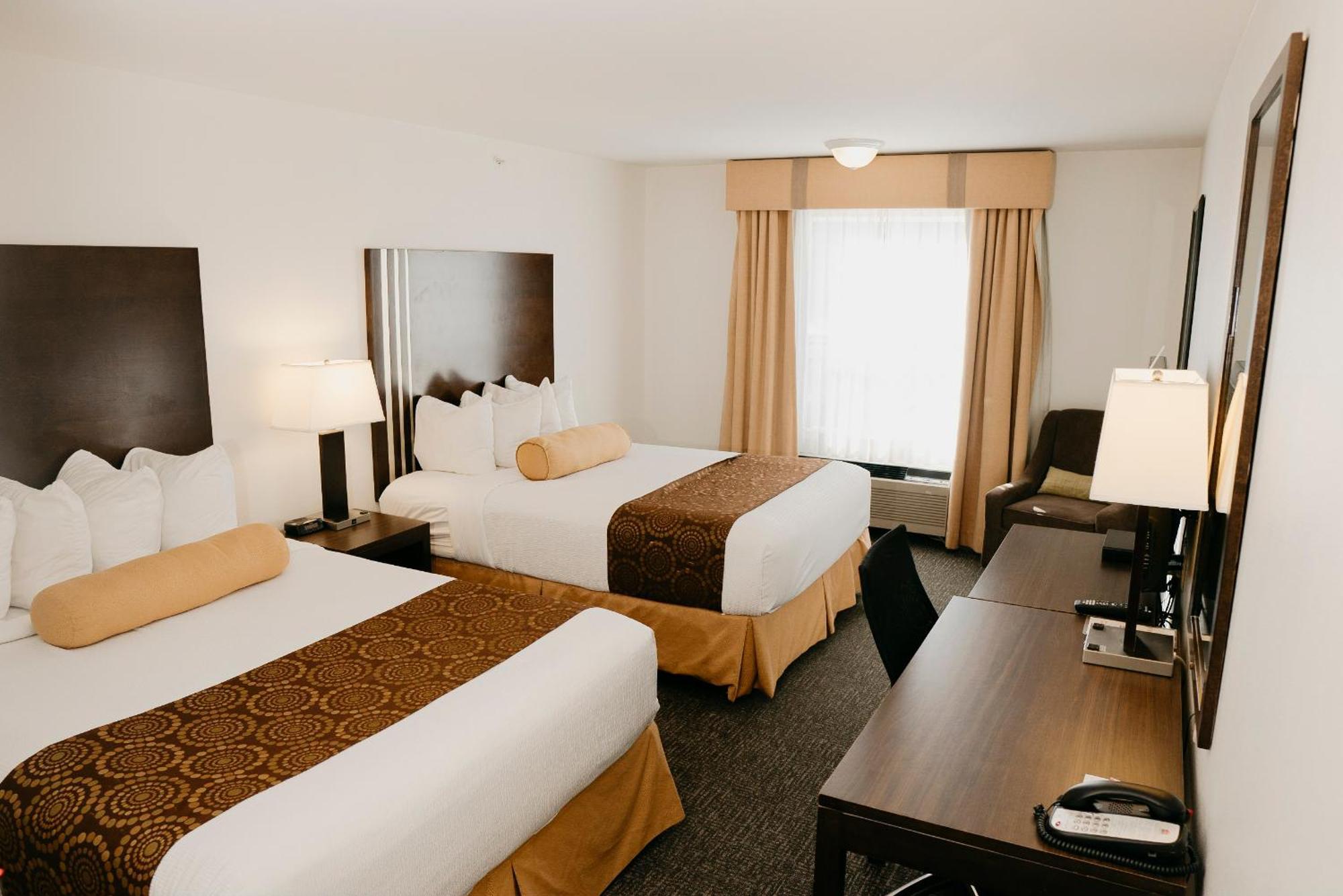 Ramada Golden Hotel Exterior photo